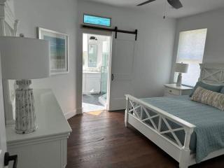Gator Grove - Queen Ann Grey - New Build! - Gainesville - 3