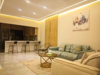 Luxury apartment overlooking the Nile, offering a prime location and excellent amenities - 0