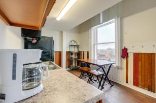 Unique and Stylish Studio Loft in Huntington! - Huntington - 9