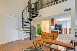 Unique and Stylish Studio Loft in Huntington! - Huntington - 7