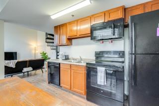 Unique and Stylish Studio Loft in Huntington! - Huntington - 2