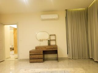Luxury apartment overlooking the Nile, offering a prime location and excellent amenities - 2