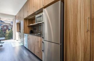 Slope Side Studio In The Heart of Canyons Village with Heated Pool & Hot Tub! - Park City - 3