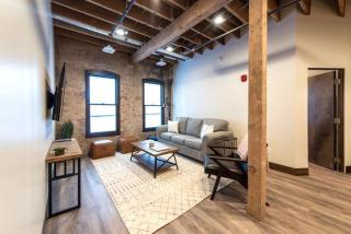 Walkable Downtown Loft with King Bed & Self Check in - Spokane - 3