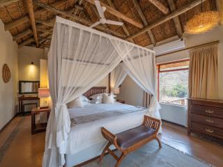 Shibula Safari Lodge - Welgevonden Game Reserve - 9