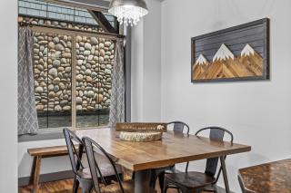 Mystic Pool & Hot tub Hosted by Little Sister Getaways - 5