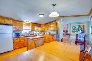 Lakefront Texas Gem with Indoor Pool and Water Access - 5