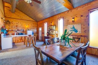 Boat Ramp and Fire Pit Lake Tawakoni Group Retreat! - - 5