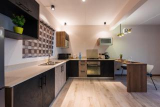 Suriyah Apartments - Modern and Comfortable - 9