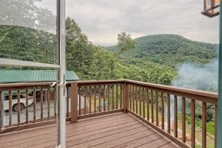 Serene Mountain Retreat Near Helen - 3