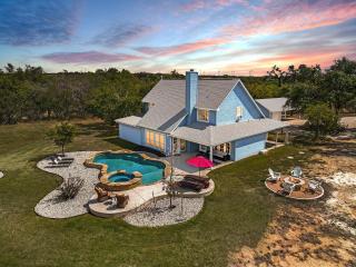 Hill Country Farmhouse - Mount Gainor - 0