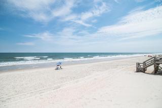 Dale's Coastal Retreat Pet Friendly w/ Ocean Views - Pawleys Island - 3
