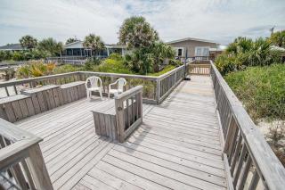 Dale's Coastal Retreat Pet Friendly w/ Ocean Views - Pawleys Island - 2