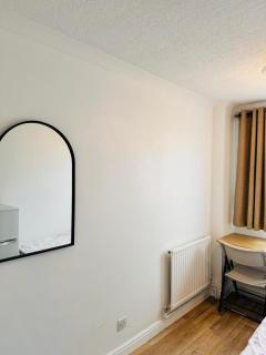 Comfy private room near ExCel London - 4
