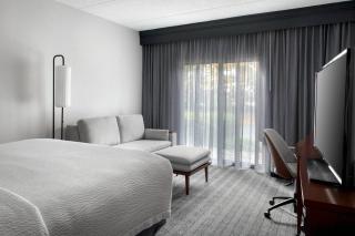 Courtyard by Marriott Poughkeepsie - 3