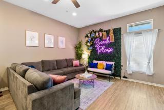Walk to WhiteCap Beach, Pool, Balcony, Charcoal Grill, Beach Accessories - Corpus Christi - 6