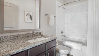 Landing at The Henderson - 1 Bedroom in Upper West Side - Fort Worth - 3