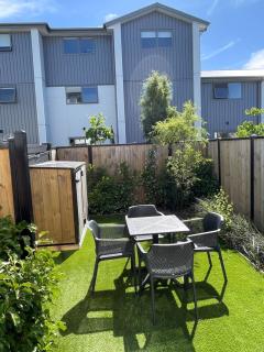 Mohua Lane Retreat - Christchurch - 1