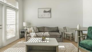 Landing at Lofts at Weston Lakeside - 1 Bedroom in Cary - Cary - 9