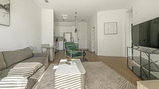 Landing at Lofts at Weston Lakeside - 1 Bedroom in Cary - Cary - 8