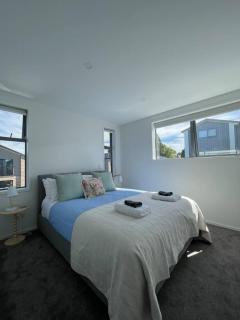 Stylish Suite on Mohua - Christchurch - 8