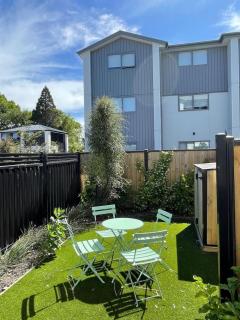 Stylish Suite on Mohua - Christchurch - 6