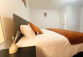 Hounslow Red Rose - Hounslow - 1