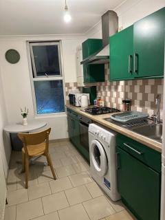 Cosy 1 bedroom flat Steps from Turnpike Ln Station London - Londra - 1
