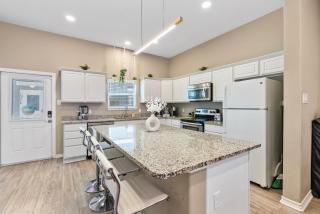 Large Pool • Beach Walkable • Beach Gear • Grill - 4