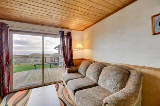 Sanderling Sea Cottages, Unit 1 with Deck! - Waldport - 2