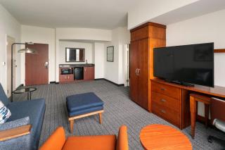 Courtyard by Marriott St. Petersburg Downtown - St Petersburg - 3