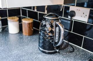 Saint Helens Spacious 3BR Olive Suite Sleeps 7 - Clock Face - 8