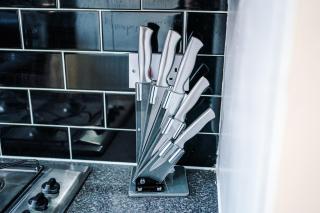 Saint Helens Spacious 3BR Olive Suite Sleeps 7 - Clock Face - 3