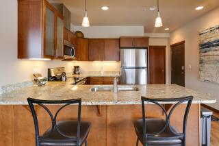 Alluring Manson Lakeside Condo with Shared Pool! - Manson - 3
