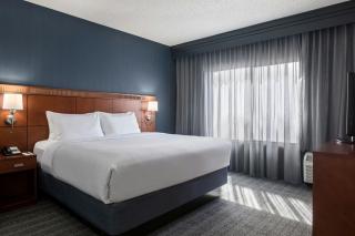 Courtyard by Marriott Phoenix Airport - 3