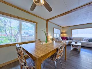 Hillcrest Hideaway: Spacious Mountain View Oasis - 4