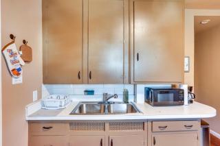 HBG Apt about 3 Mi to Downtown and River! - Harrisburg - 2