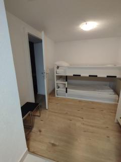 Skiing & Snowboard Apartment Accessible by Public Transport - Küblis - 7