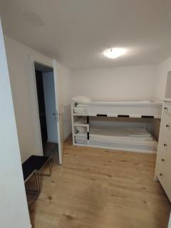 Skiing & Snowboard Apartment Accessible by Public Transport - Küblis - 6