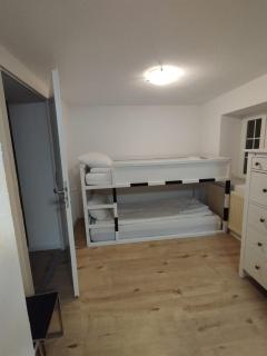 Skiing & Snowboard Apartment Accessible by Public Transport - Küblis - 5