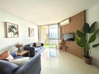 Surfers Beachfront Family Retreat - Gold Coast - 4