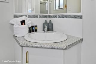 Lake Conjola, Deepwater resort Cabin 21 - 4