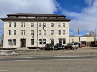Virginian Hotel - - 6