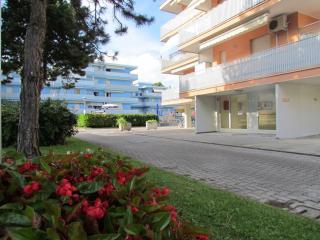 Relax and chill by the pool - Beahost - Bibione - 1