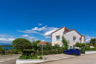 Apartments by the sea Njivice, Krk - 5295 - Njivice - 1