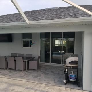 Stunning New Home in Cape Coral Florida - Cape Coral - 4