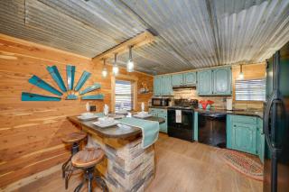 Relaxing Hochatown Cabin with Deck and Hot Tub! - 5