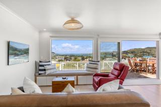 VIEWS, LOCATION plus SPA - 7