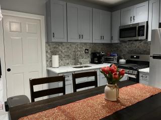3 bedrooms in 2nd floor Modern Brooklyn home, Close to J train - Brooklyn - 5