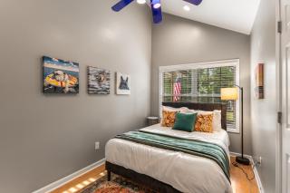 4bd Waterfront House in Lake Lanier with HotTub, FirePit, Wifi, Ping Pong and 2 Kaya - Gainesville - 7